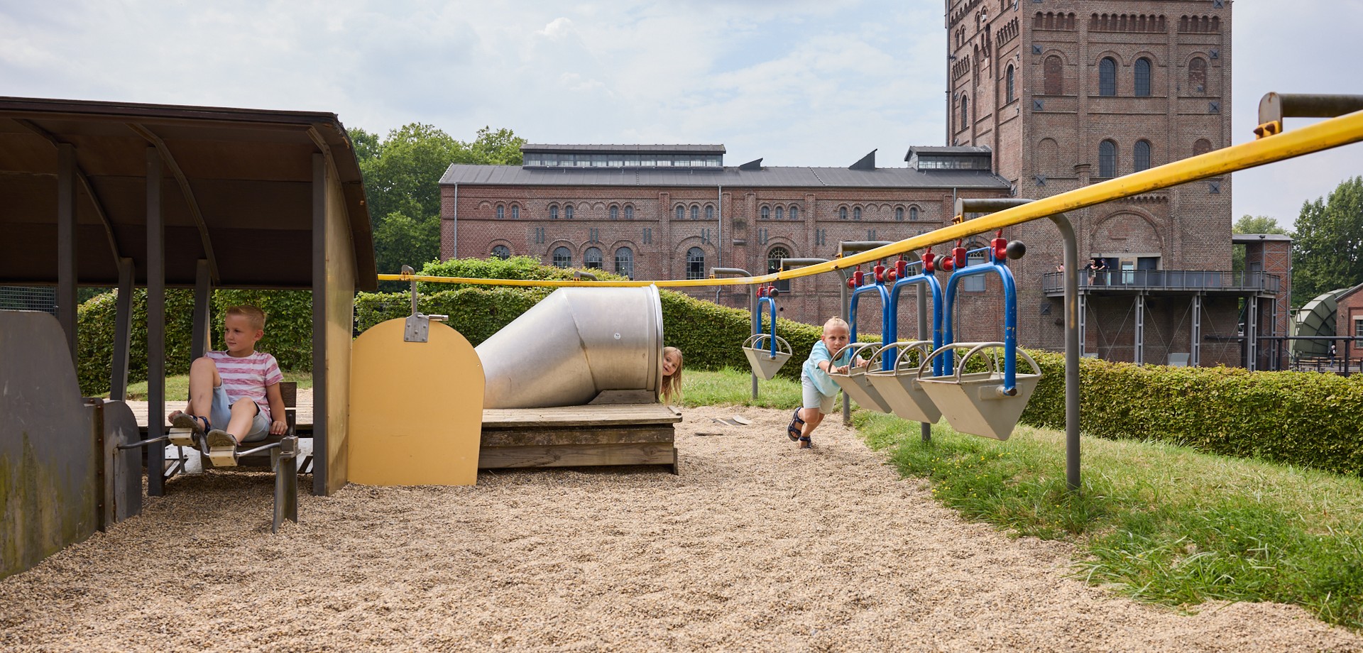 Kinder auf dem Bergbauspielplatz "Zeche Knirps"